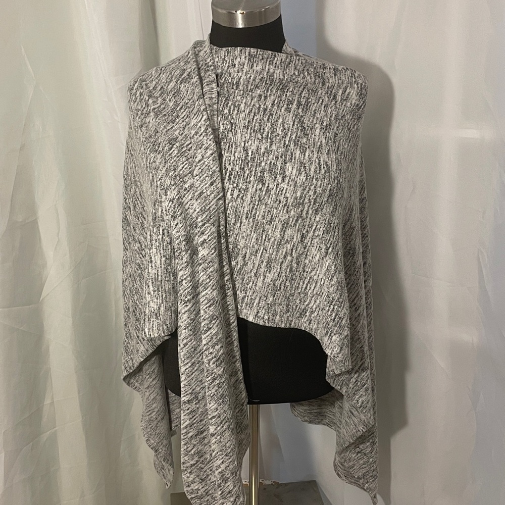 Simply Noelle Gray Women's Poncho One Size